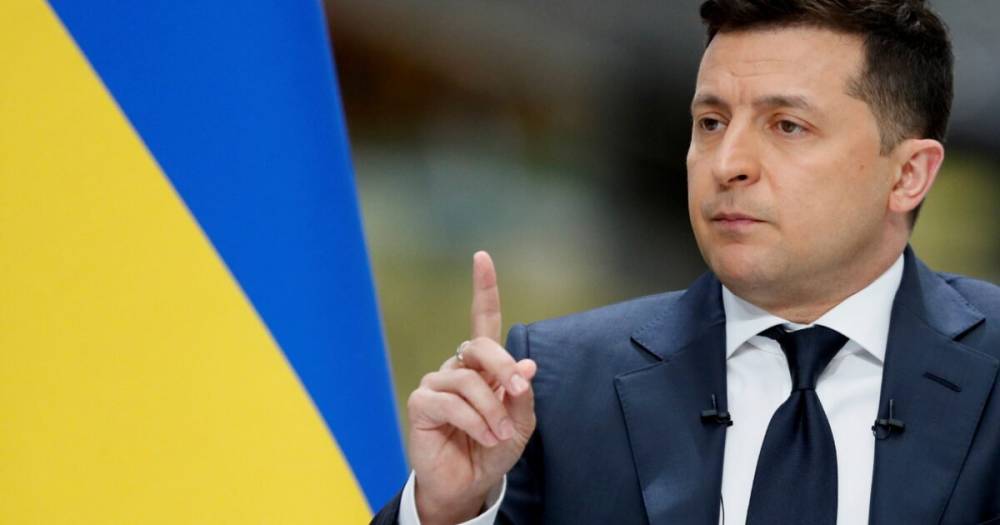Опрос: 55,3% украинцев считают власть Зеленского дилетантской