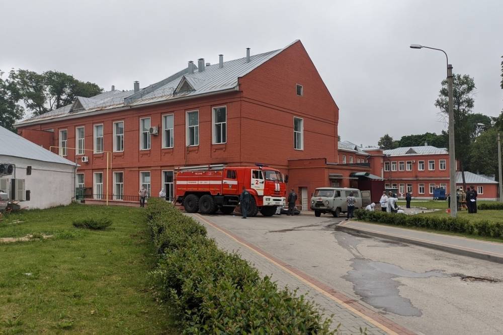 Прокуратура взяла под контроль расследование дела о пожаре в больнице в Рязани