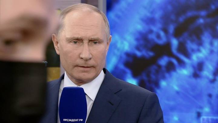 Ежегодная пресс-конференция Президента Российской Федерации Владимира Путина. Владимир Путин рассказал, будет ли он скучать по Меркель