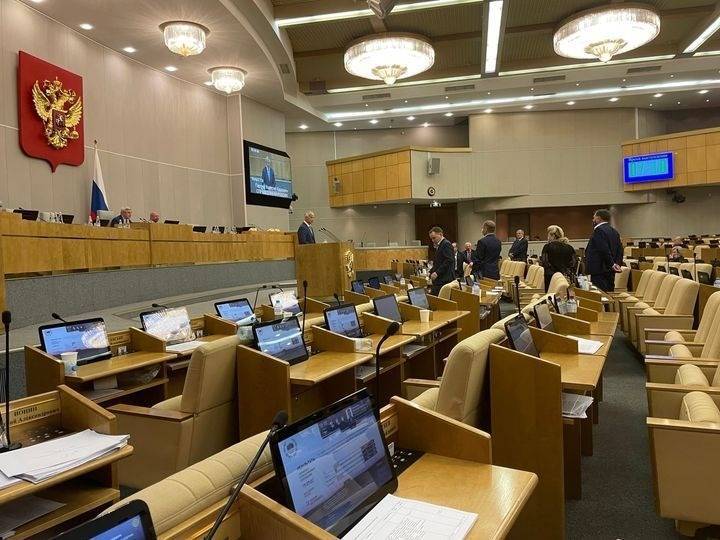 Всего два челябинских депутата Госдумы смогли досидеть до конца девятичасовой пленарки