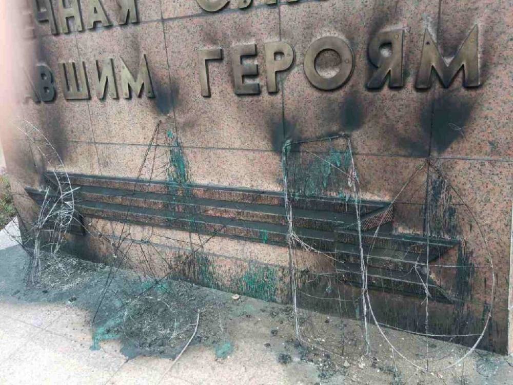 В Оренбургской области проходит прокурорская проверка после инцидента с поджогом у памятника «Вечно живым» – Учительская газета