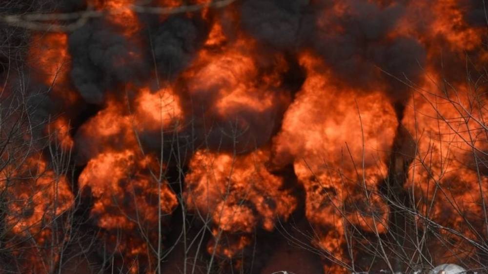 В Петербурге произошел крупный пожар на судостроительном заводе "Северная верфь"