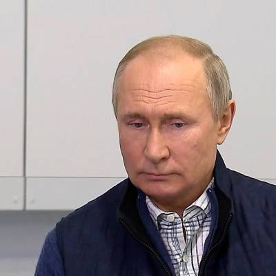 Путин: отнести русских к некоренным народам Украины – некорректно, смешно и глупо
