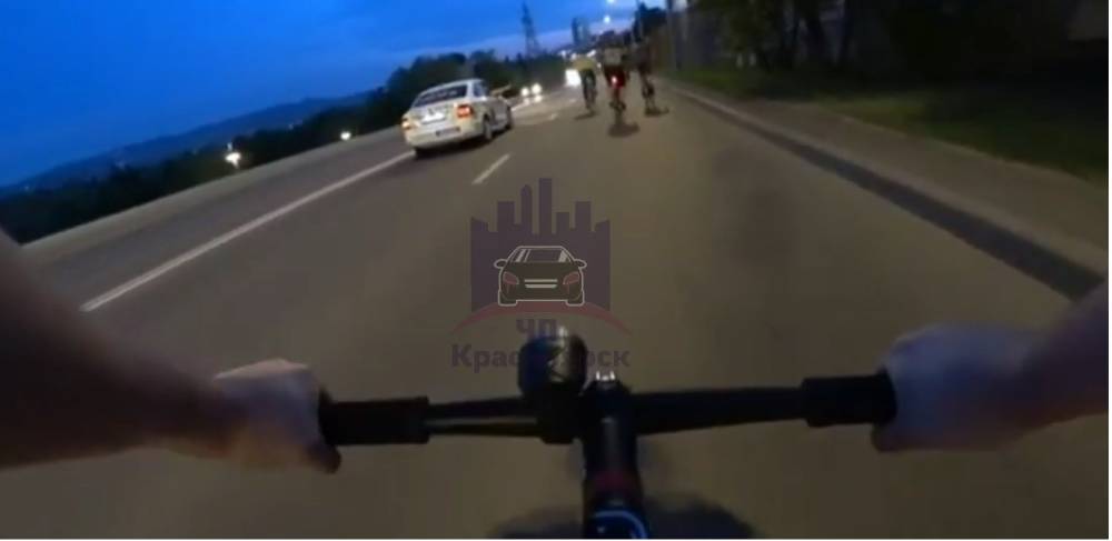 В Красноярске пассажир такси обстрелял велосипедистов