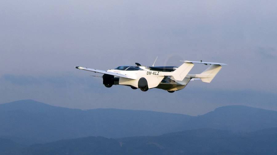 Летающий автомобиль словацкого инженера совершил первый полет