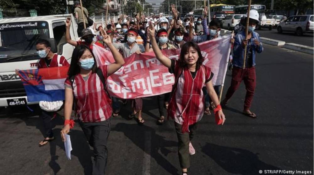 В Мьянме выпустили более двух тысяч задержанных протестующих против хунты