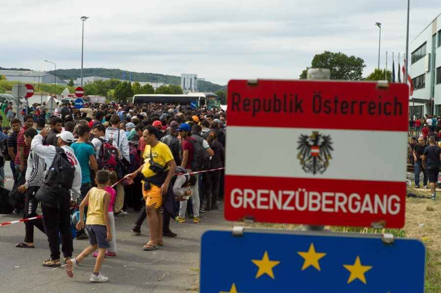 Австрия намерена ужесточить правила приема беженцев