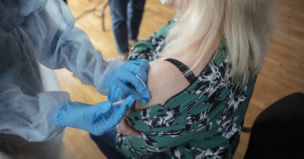 В ТРЦ Киева открылись первые пункты вакцинации от коронавируса