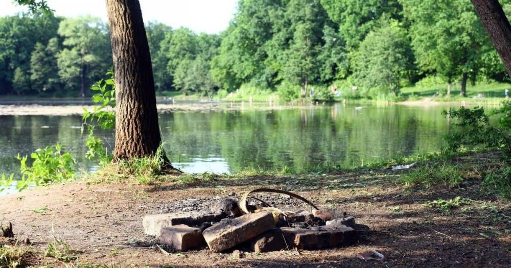 В парке Макса Ашманна спасли тонущего в озере шестилетнего мальчика