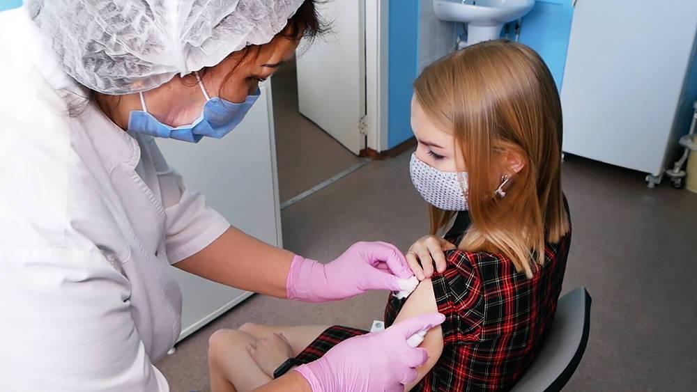 Доктор Румянцев: вакцина от COVID-19 дает более стойкий иммунитет, чем перенесенное заболевание