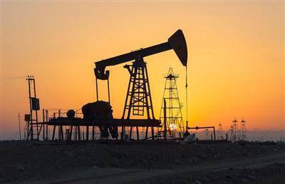 Цены на нефть усиливают рост до более чем 1% в преддверии заседания ОПЕК+