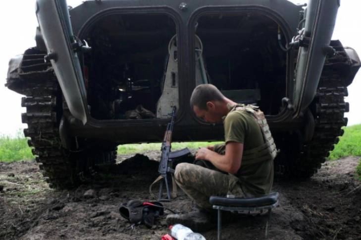 На Донбассе в результате обстрела российских оккупантов ранен украинский военный