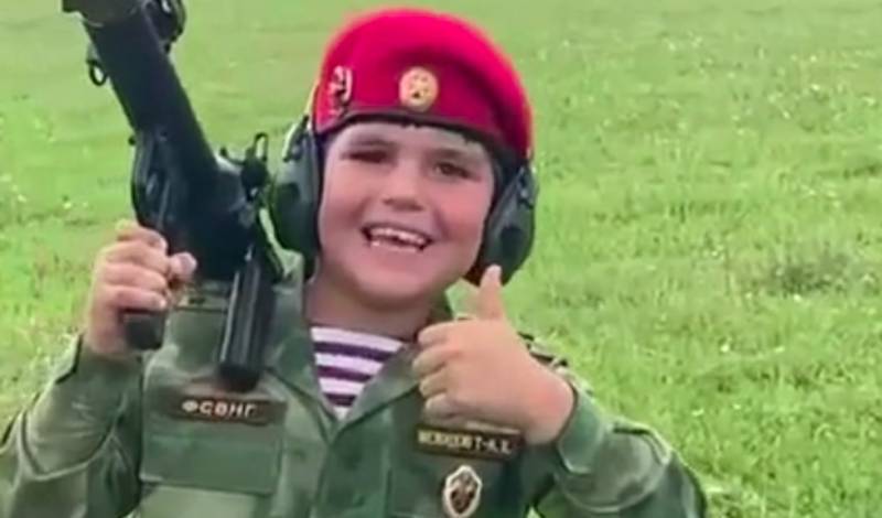 В Чечне ребенок в форме Росгвардии выстрелил из гранатомета со словам «Ахмат – сила!»