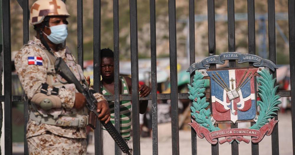 Власти Гаити попросили США ввести войска в республику