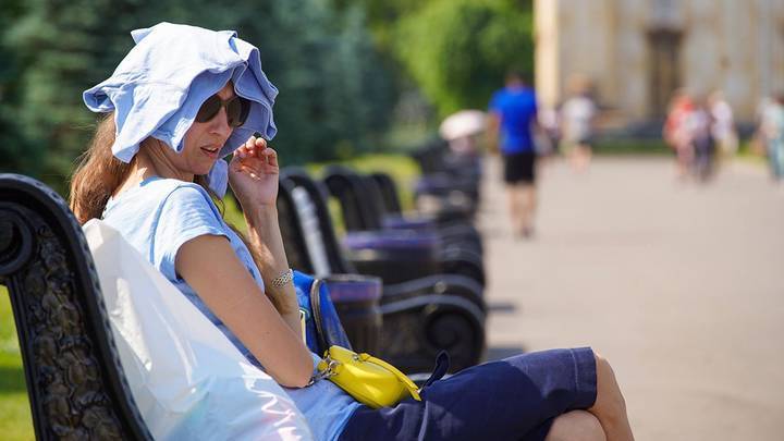 «Оранжевый» уровень опасности объявили в субботу в Москве из-за сильной жары