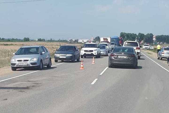 В Крымском районе из-за задымления трассы столкнулись 13 автомобилей