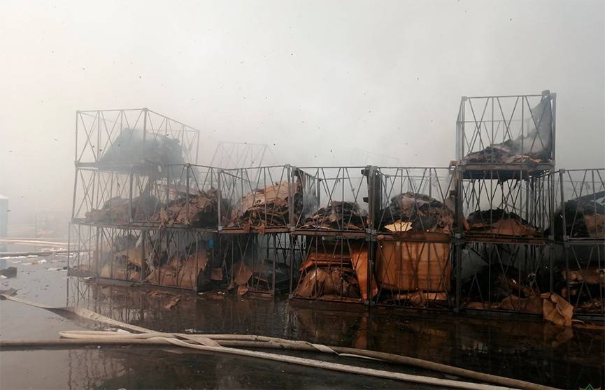 На территории завода «БЕЛДЖИ» произошел пожар
