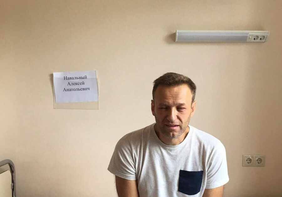 Захарова: Запад идёт ко дну со своей историей об «отравлении» Навального химоружием