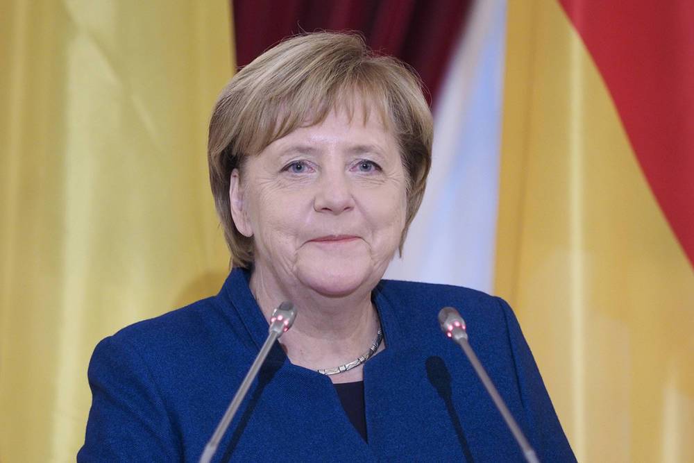 Германия: Меркель предупредила о вероятности четвертой волны