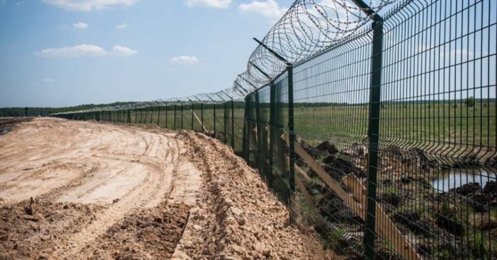 Стена и колючая проволока: Литва потратит на укрепление границы с Беларусью 42 млн евро