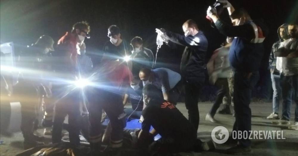 В Турции перевернулся автобус с нелегальными мигрантами – есть погибшие