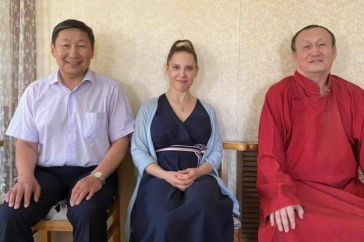 «Свет прошёл сквозь меня»: Лидер БРО «Яблоко» в Бурятии поделилась впечатлениями от встречи с Хамбо Ламой