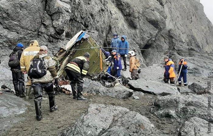 На Камчатке продолжились поиски обломков разбившегося самолета Ан-26