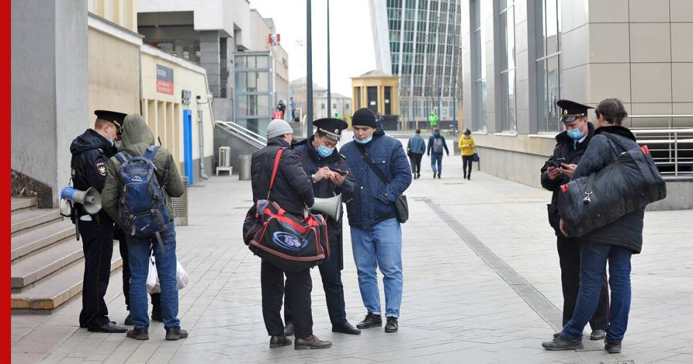 Когда присутствие иностранцев в России становится нежелательным, пояснили в МВД