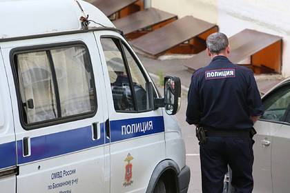 Пьяный россиянин избил бывшую девушку и набросился на полицейских