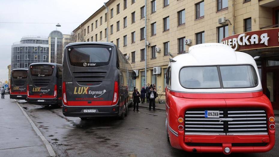 Перевозчик рассказал, кто ездит сейчас на автобусах Петербург — Таллин