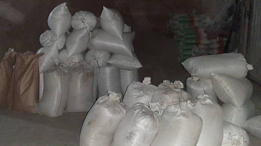 Шестеро сельчан пытались украсть более 1,6 тыс. кг комбикорма в Жлобинском районе