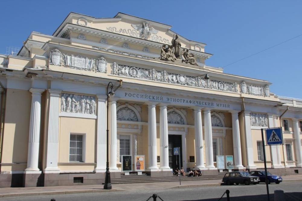 Аномальная жара изменила режим работы этнографического музея в Петербурге