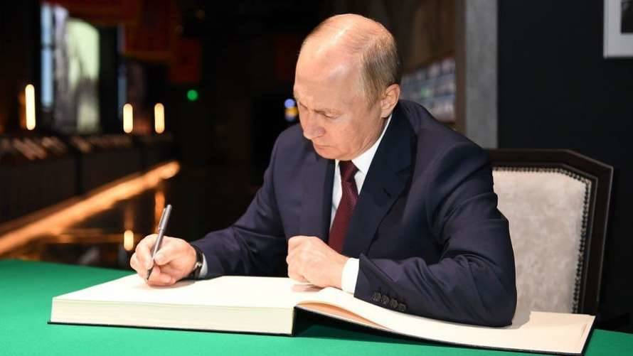 Путин написал сказку, как «Россия сделала все, чтобы остановить братоубийство» в Украине
