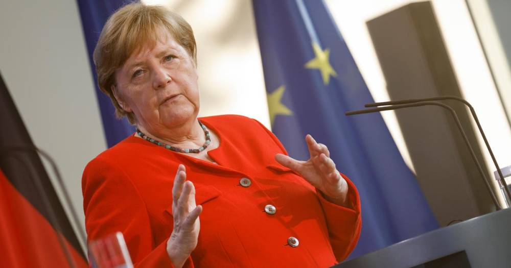 Bloomberg заявил, что Меркель унизила Байдена решением по "СП - 2"