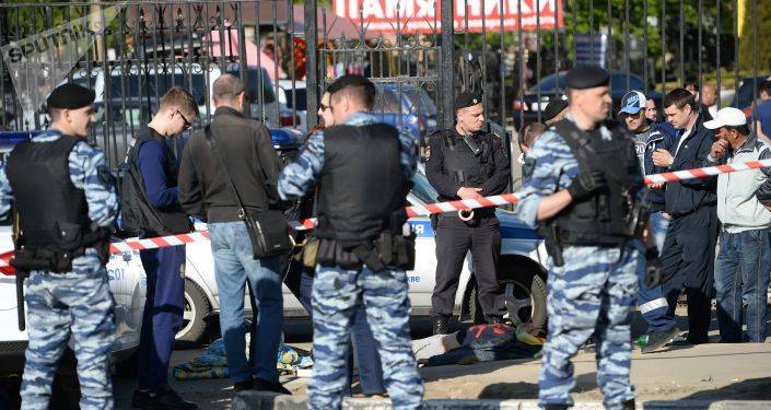 Десятки мигрантов устроили драку с поножовщиной в Москве, есть раненые. Видео с места ЧП