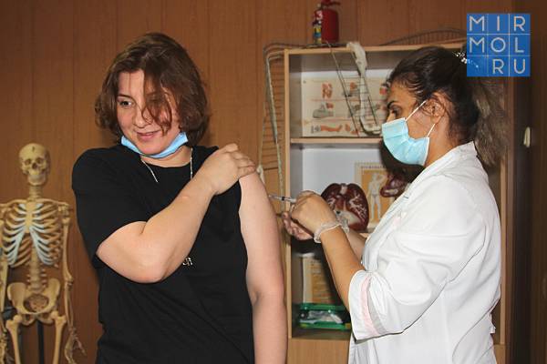 Сотрудники ДГПУ прошли вакцинацию против COVID-19