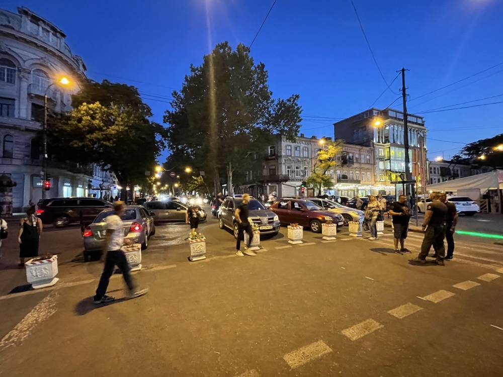 Как в Одессе будут бороться с авто в пешеходной зоне