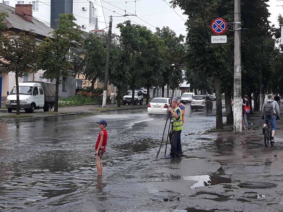 Житомир и Черкассы затопили ливни с ураганным ветром: есть пострадавший