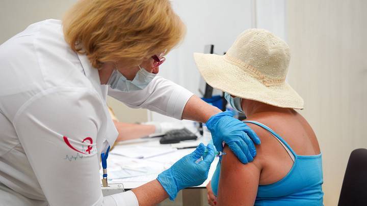 Более 28,6 миллиона россиян вакцинировались от COVID-19