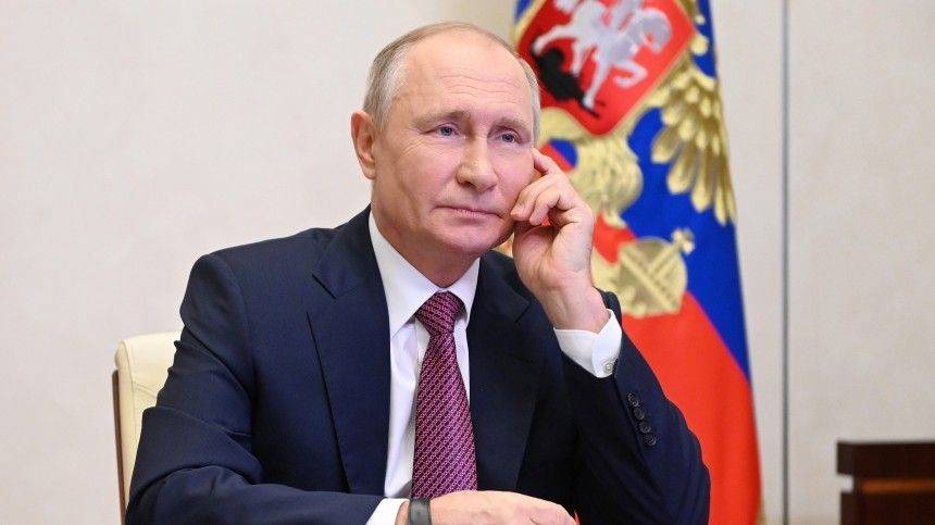 «Я увидел глубокую работу»: Зеленский о статье Путина о единстве народов