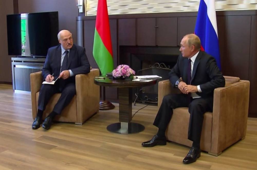В Константиновском дворе Петербурга проходит встреча Путина и Лукашенко