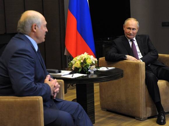 Лукашенко — Путину: Белоруссии удается «карабкаться в экономике» вопреки санкциям и благодаря связям с Россией