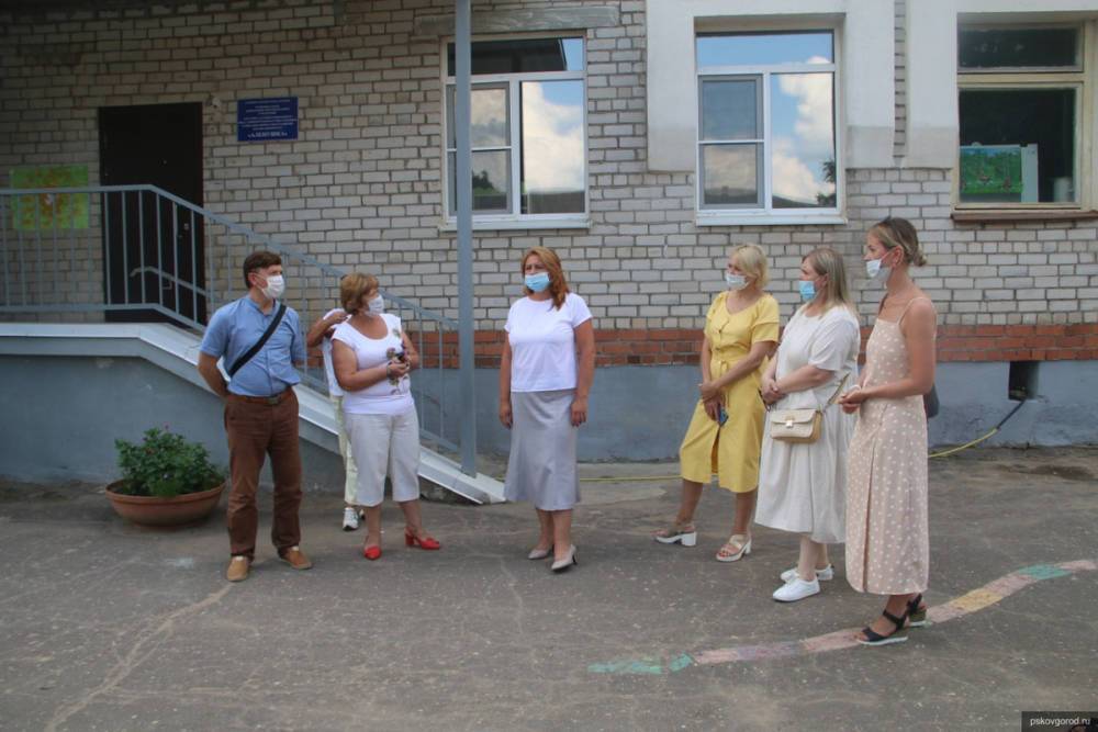 Навесы детского сада на Запсковье приведут в порядок