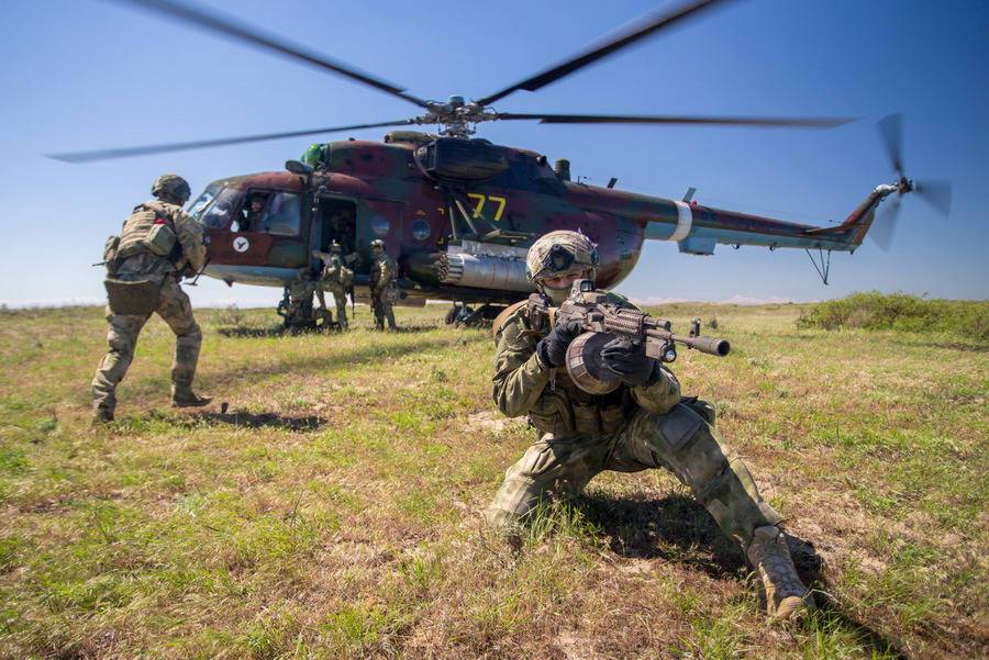 Росгвардия предупредила о перемещении колон военной техники в Воронежской области