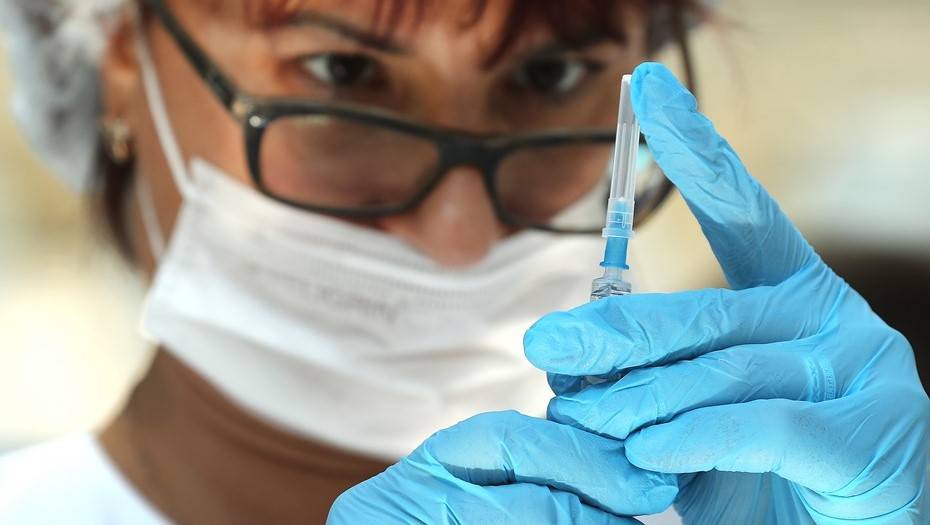 Эпидемиолог рассказала петербуржцам о плюсах и минусах вакцины "Спутник Лайт"