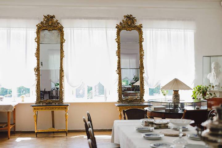 Зеркала из Дома Толстого в Ясной Поляне отправили на реставрацию