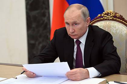 Российского чиновника уволили после жалобы на прямой линии Путина