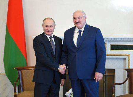 Путин и Лукашенко договорились, что цена на газ для Белоруссии в 2022 году сохранится на уровне 2021 года - агентства