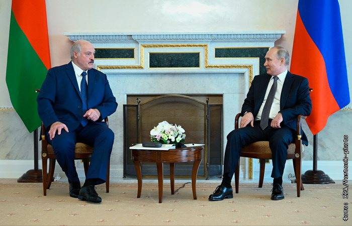 Путин и Лукашенко договорились о кредитах Минску в связи с налоговым маневром в РФ