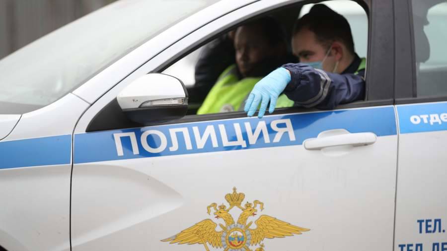 В Москве мужчина напал на полицейских при проверке документов